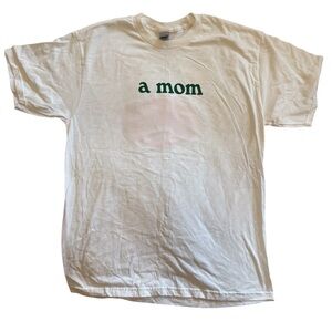 'a mom' Green Printed Tee